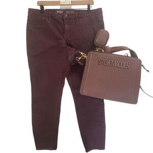 MOSSIMO by Target burgundy denim mid rise jeans // 14